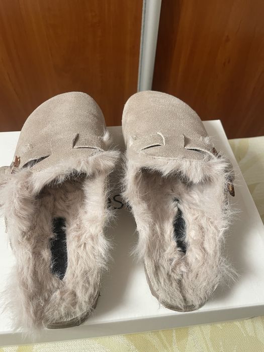 Жіночі клогі на меху