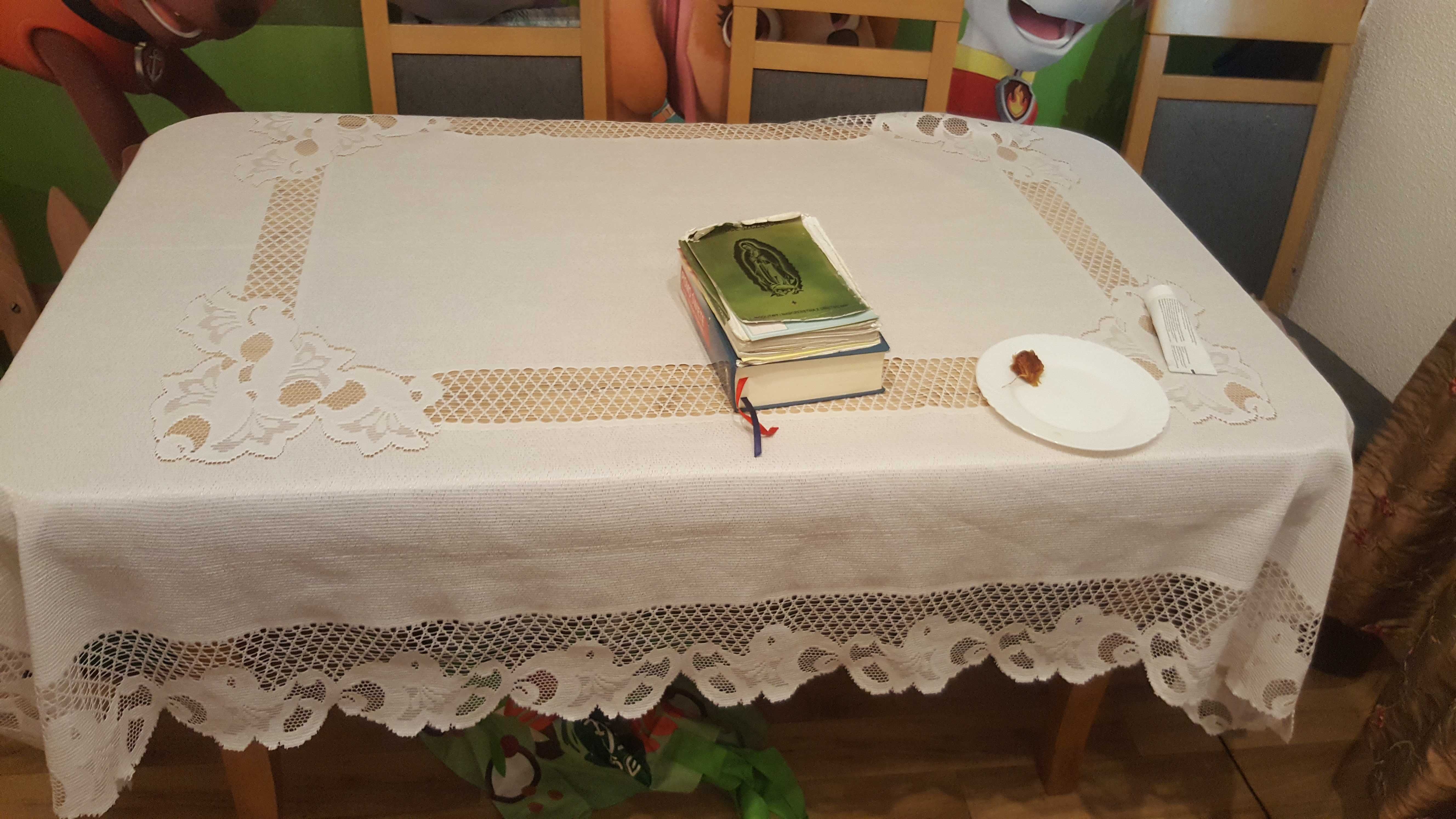 Stół rozsuwany z 4 krzesłami