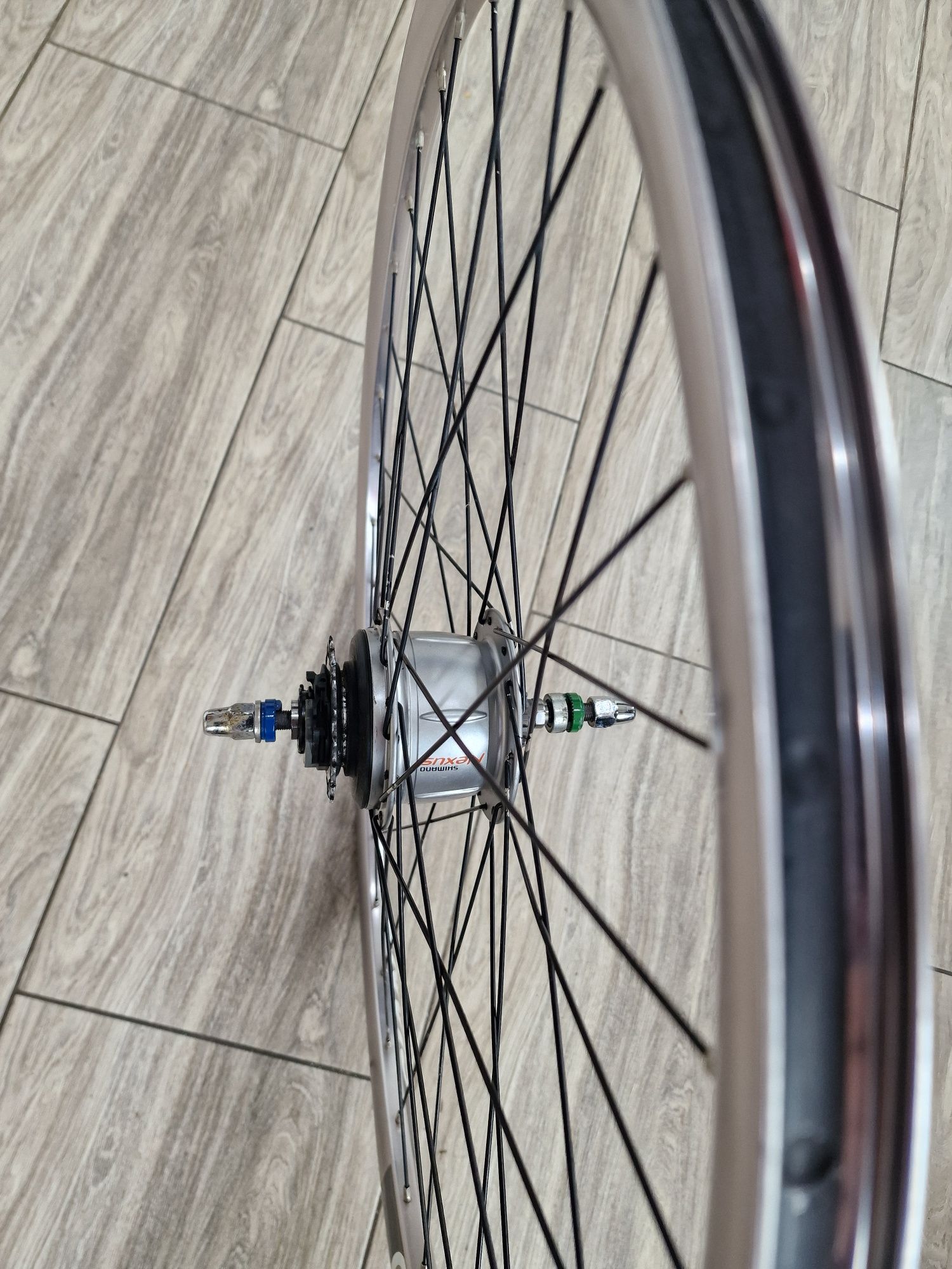 Koło do roweru tylne 28 cali Shimano Nexus 8