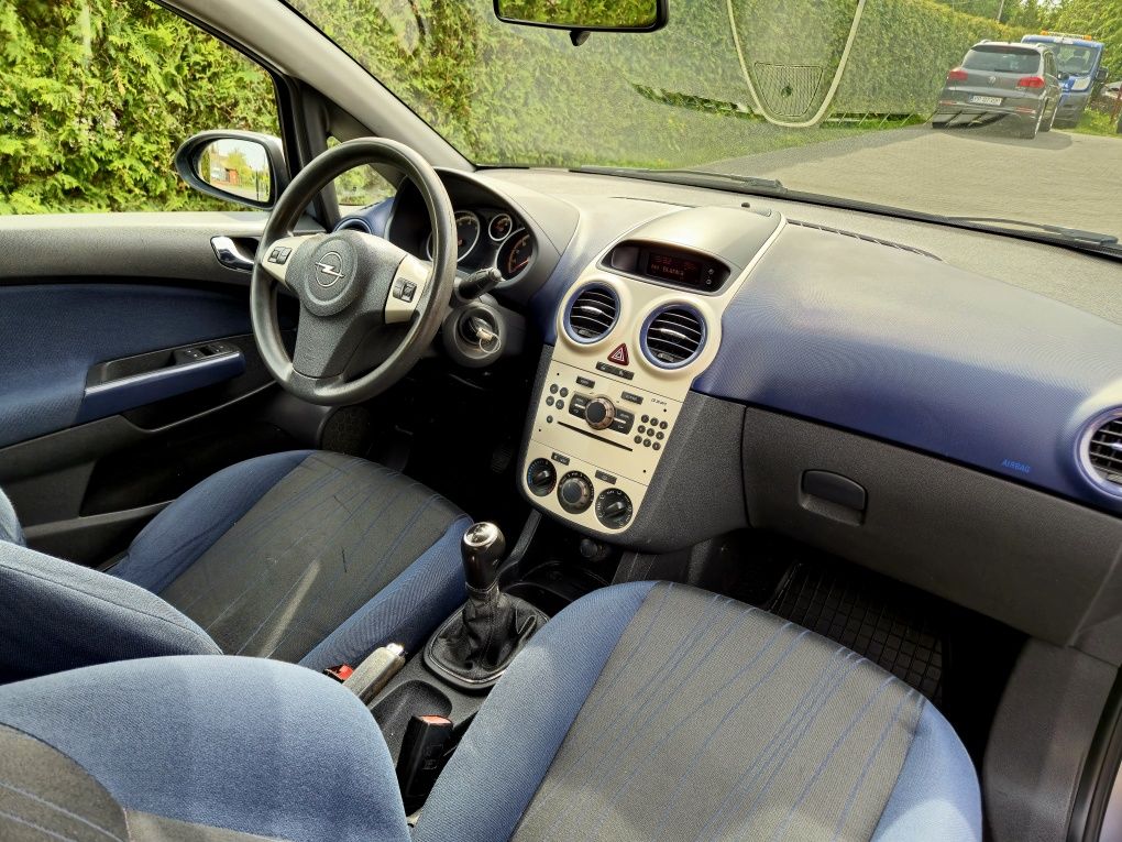 Opel Corsa 1.2 Benzyna 2007r klima isofix tempomat nowy przegląd