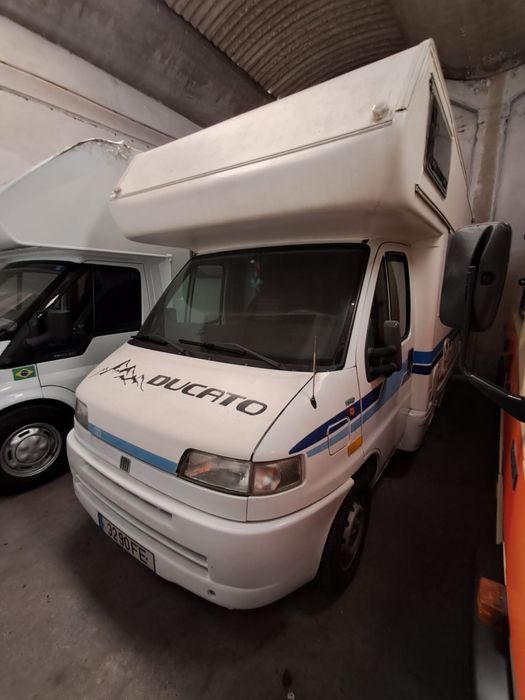 Autocaravana em bom estado, pronta a andar