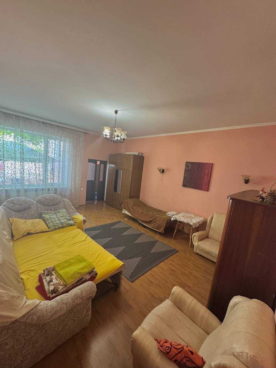 Сдам свои комнаты в 5-ти мин.от моря 16 ст.Б.Фонтана п-ж Золотой берег