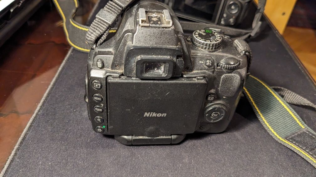 Nikon D5200, D5000, nikkor 50mm, 35mm, 18-105mm