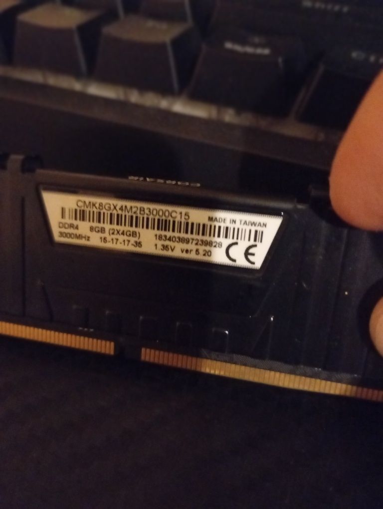 Ram ddr4 corsair 3000MHz (2x4)gb