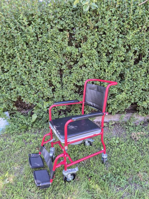 Wózek inwalidzki  toaletowy