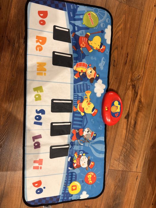 Mata grająca pianinko