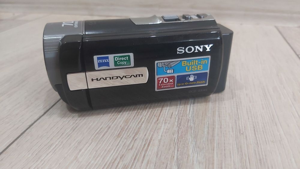 Відеокамера Sony DCR-SX45E