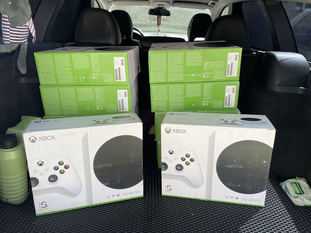 Нова Приставка  Microsoft Xbox Series S 512 GB Starter Bundle