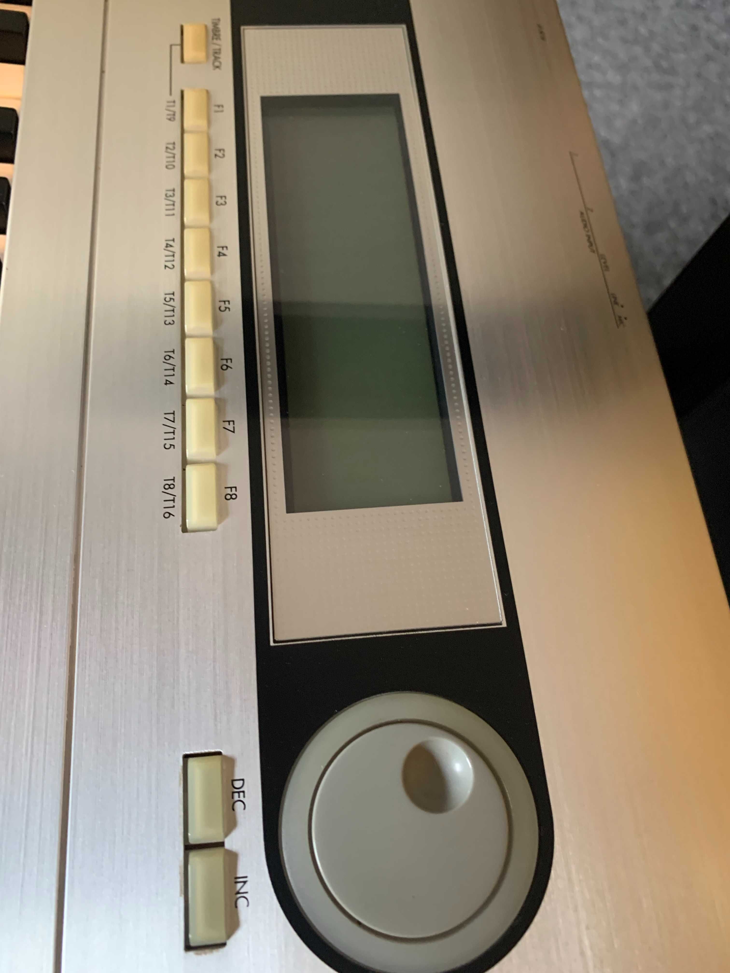 Korg Triton Le (Używany)