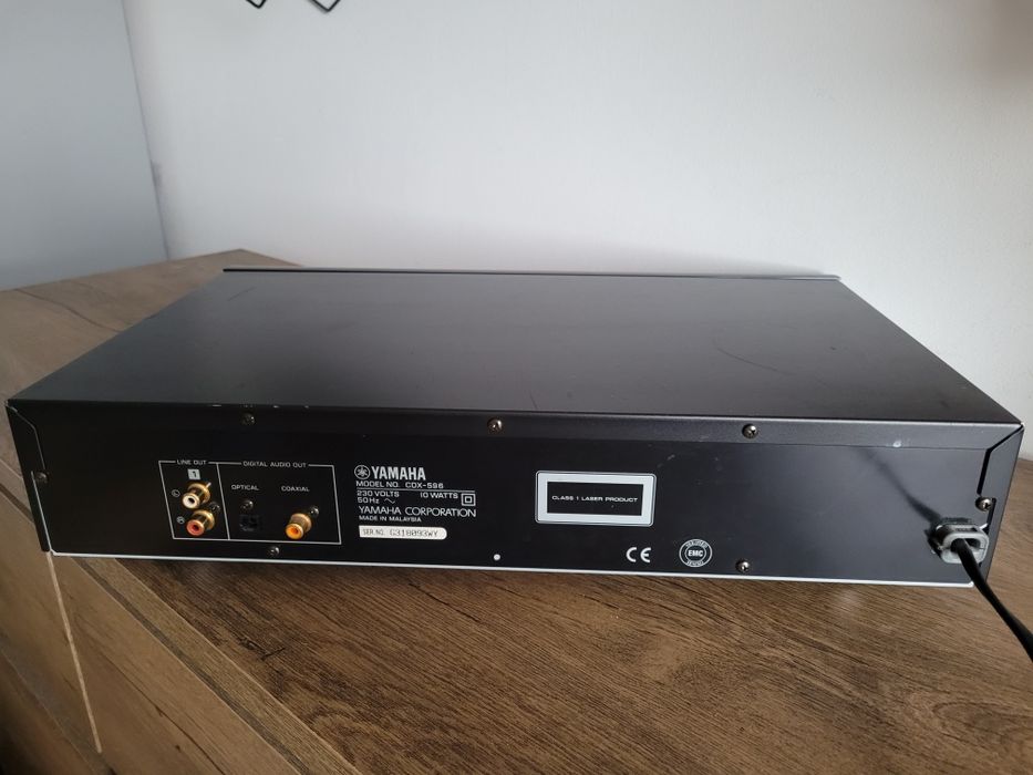 Yamaha CDX 596 Pro Bit - Odtwarzacz CD . Płyty . Kasety . DVD . Sprzęt