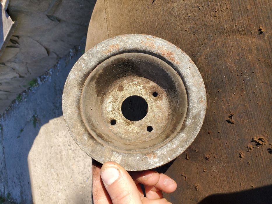 Продам Шкив Помпы автомобиля Москвич Новый СССР