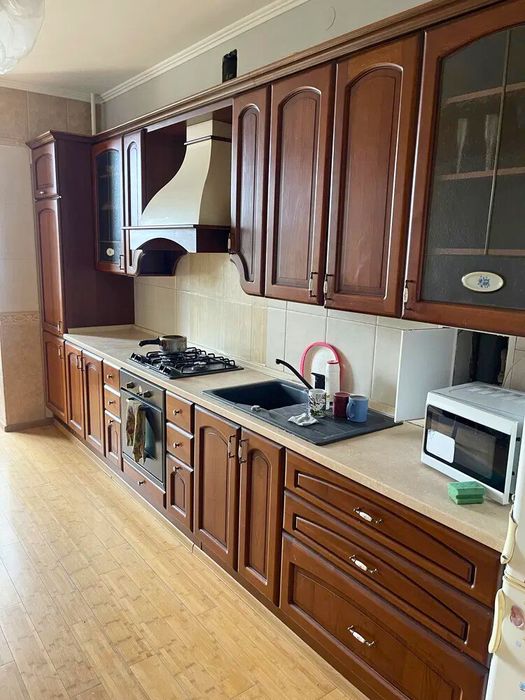 Здається 3-кімнатна квартира