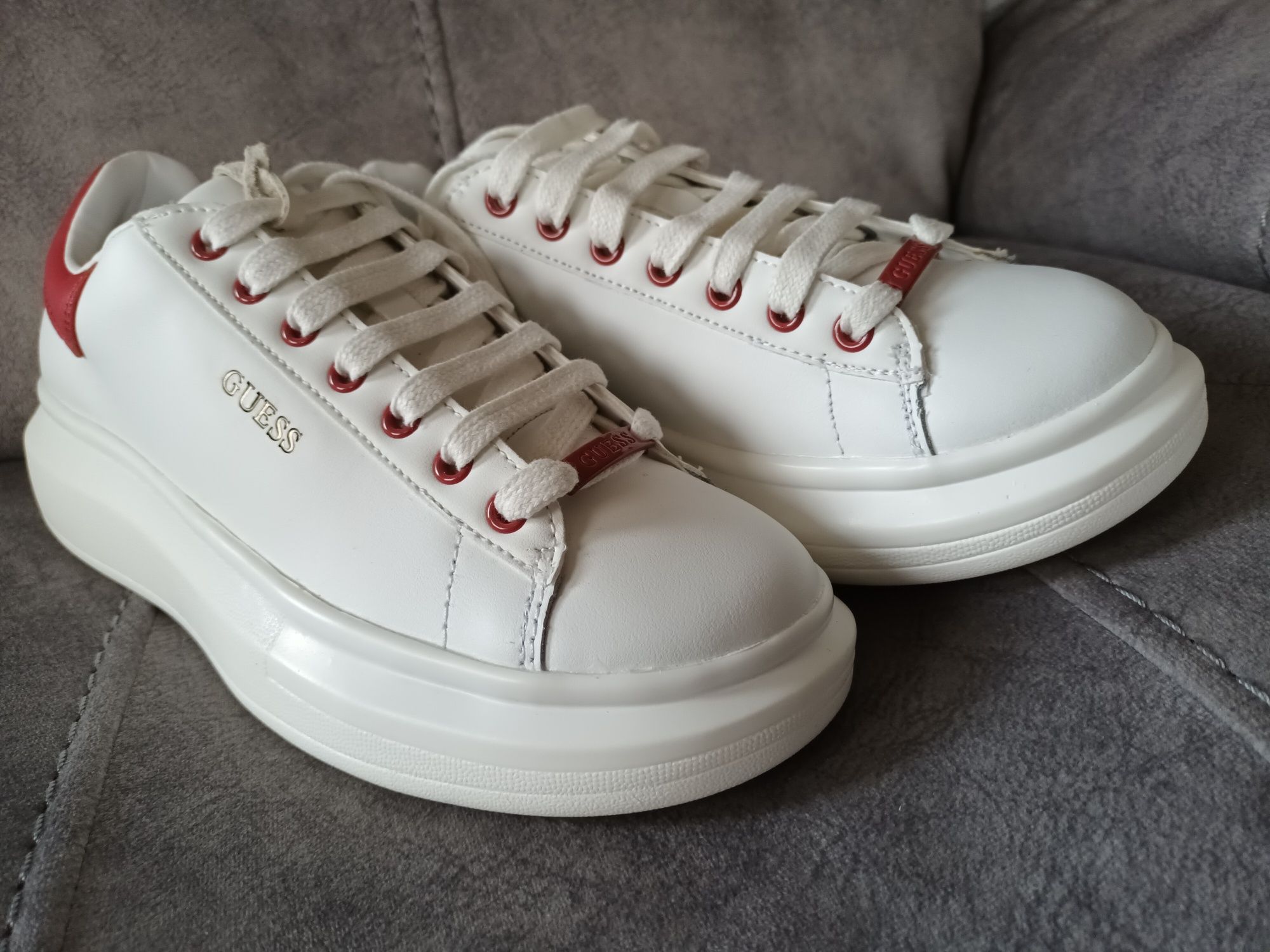 Buty damskie Guess