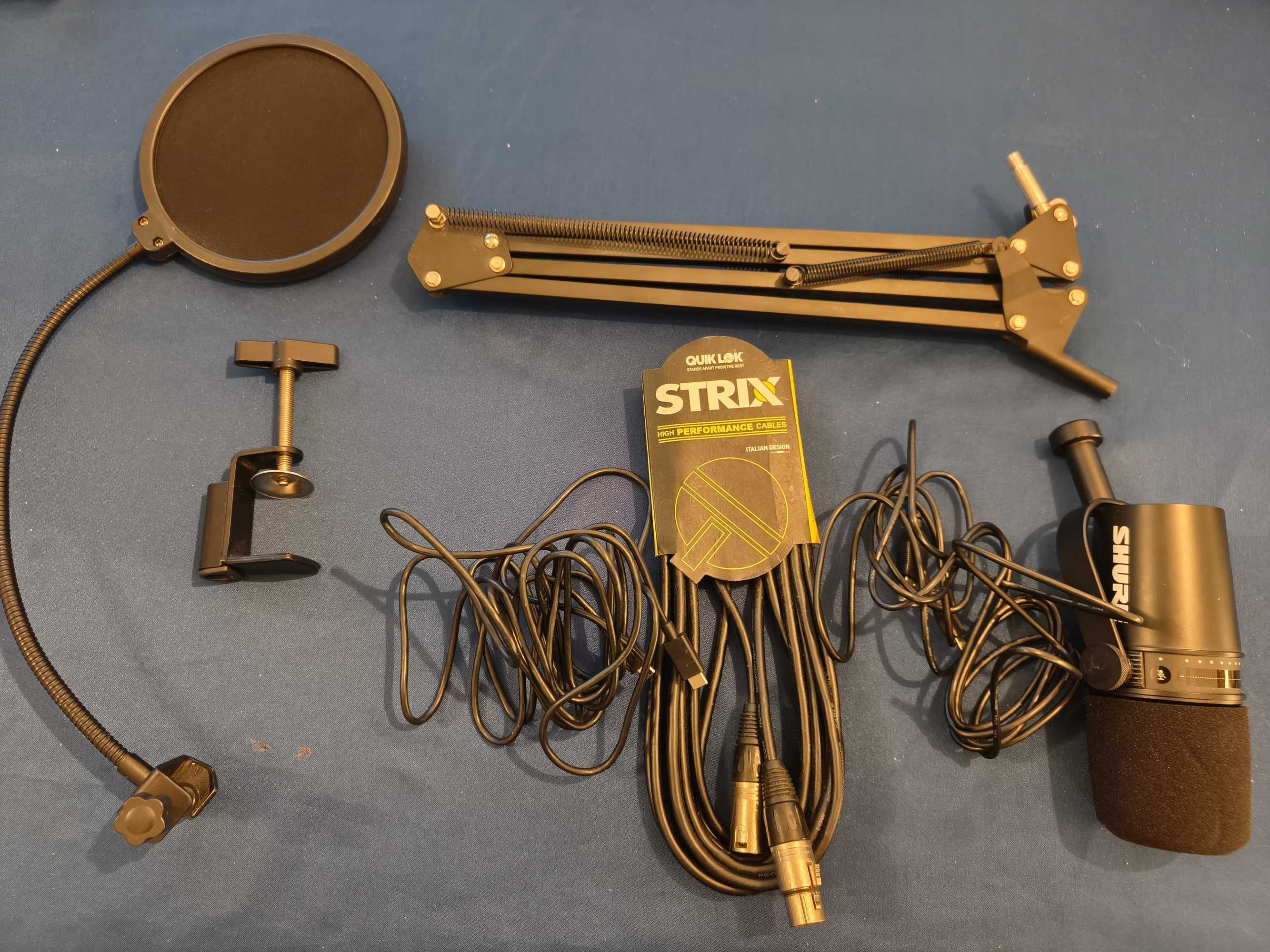 Mikrofon Shure MV7 Podcast i staty mikrofonowy
