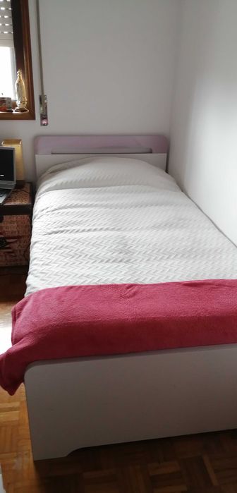 Cama + gavetão + estrado + mesinha cabeceira + Colchão Viscoelástico