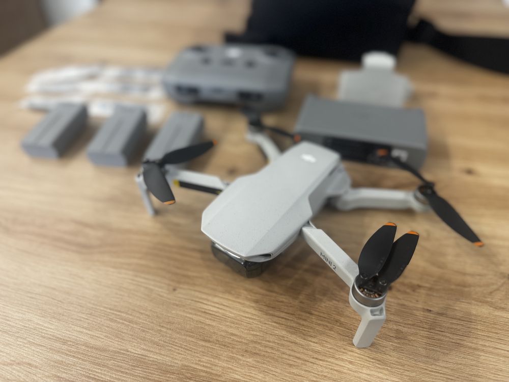 Dron dji mini 2 fly more combo 3 baterie torba hub 15/16/18 cykli