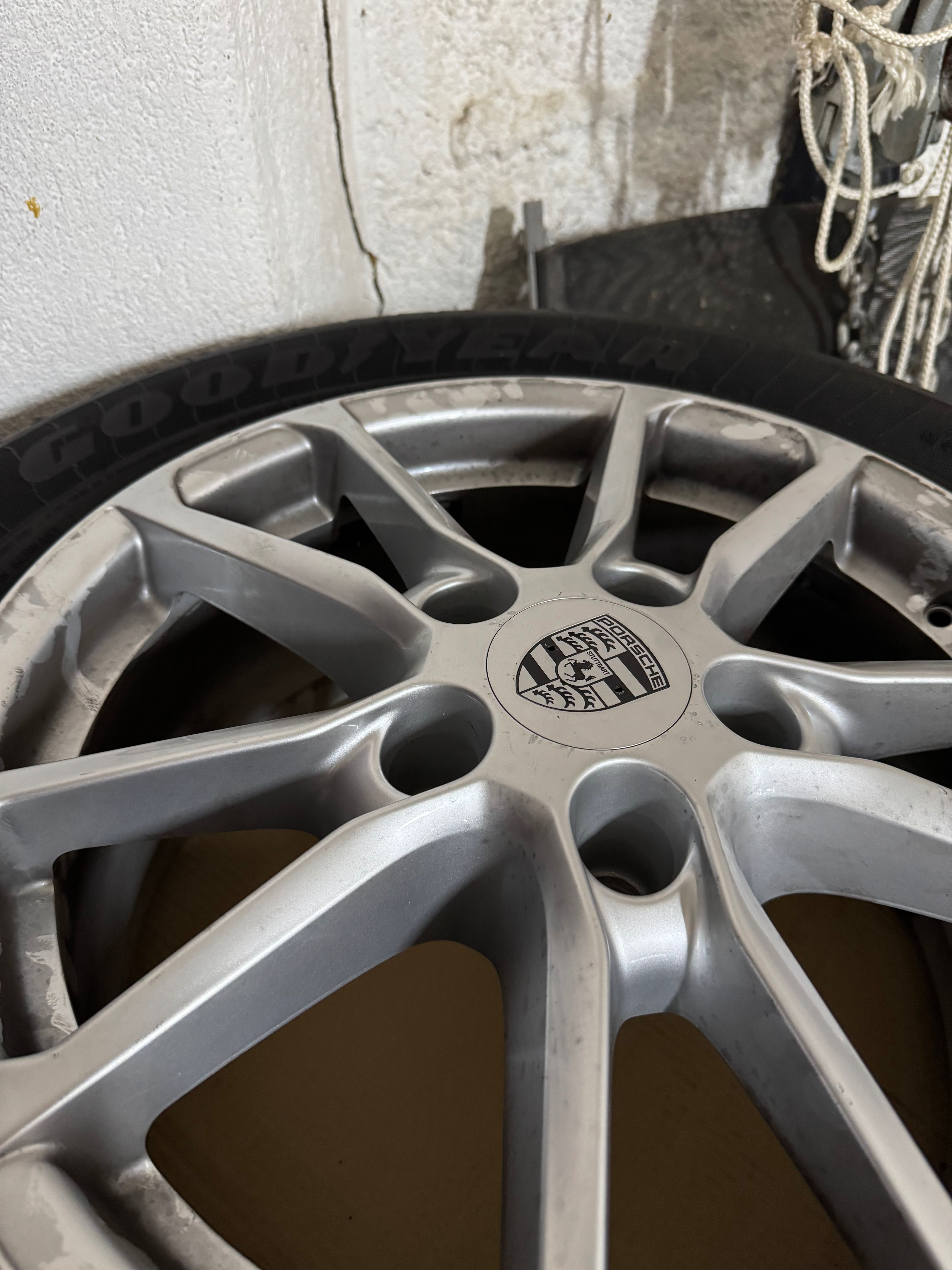 Jantes Porsche + pneus Goodyear