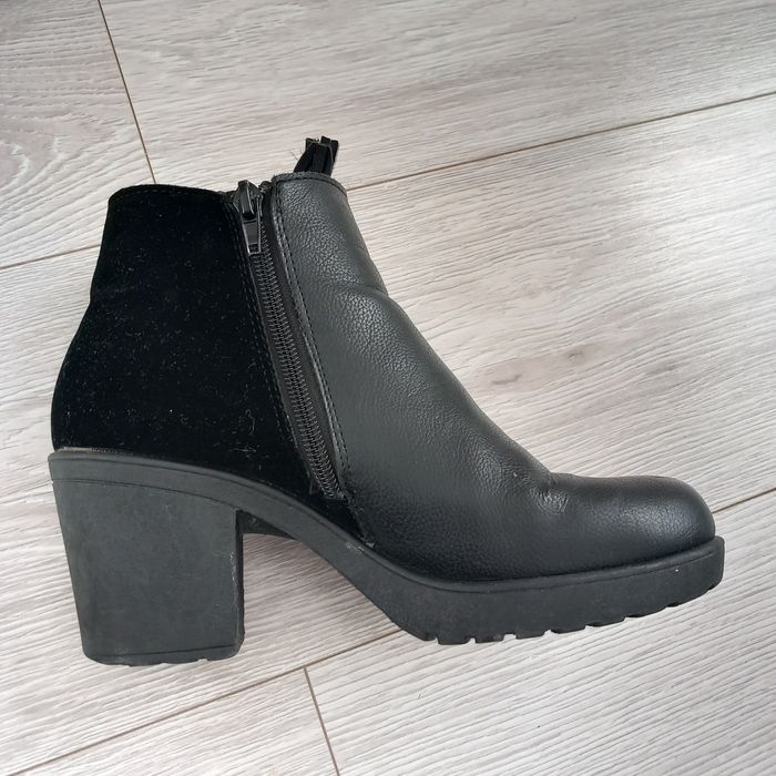Czarne botki wiosna zamki Krush 37