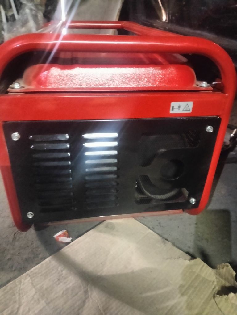 Генератор Einhell TC-PG 25/1/E5 2.1-2.4кВт