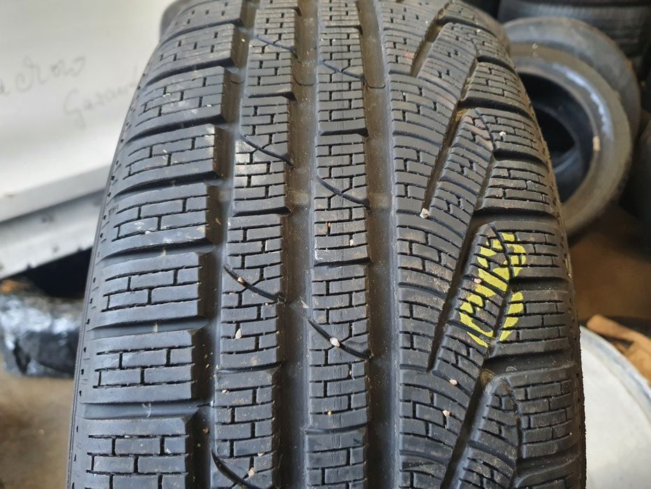 Pirelli sottozero Winter 270 serię II 225/45/18 rok 2019 8mm run flat