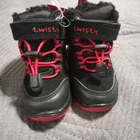Trzewiki, buty zimowe dla dziecka rozmiar R 21 marka Twisty