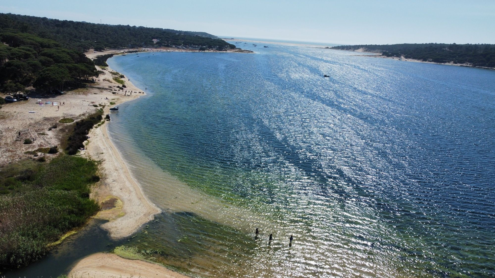 Filmagens e fotos aéreas por drone.