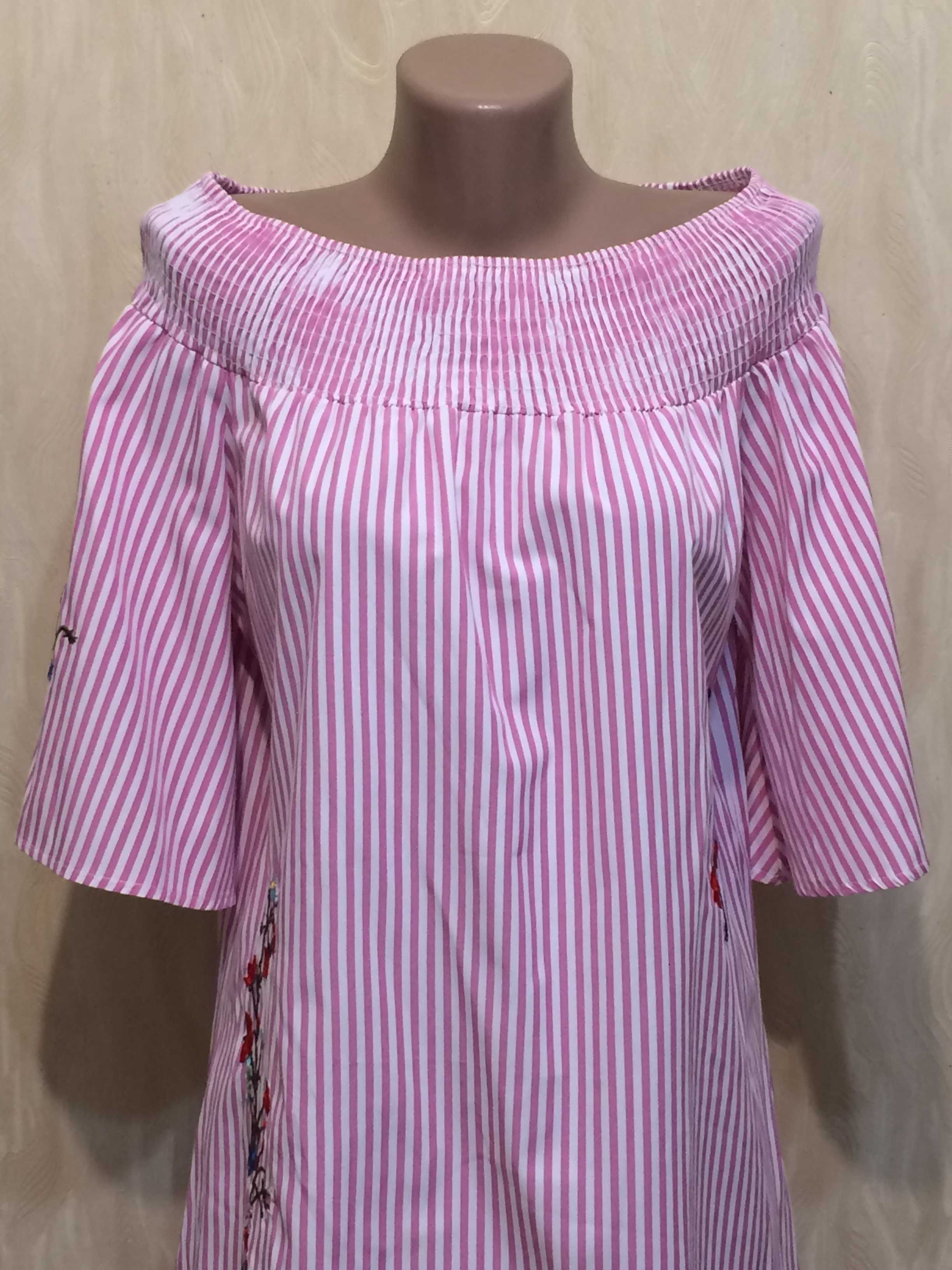 Блуза вільного крою з вишивкою voyelles, р.50