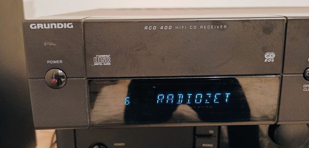 Amplituner z CD Grundig