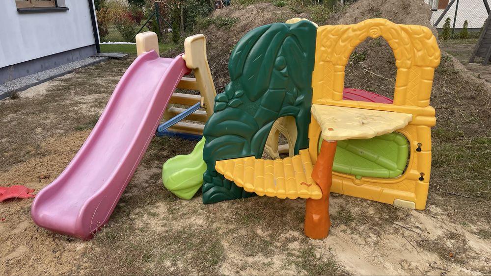 Plac zabaw zjezdzalnia