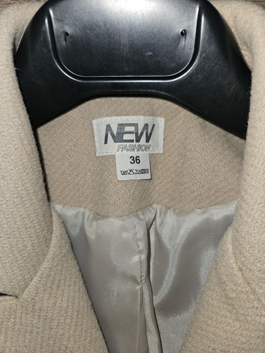 Płaszczyk damski beżowy r.36