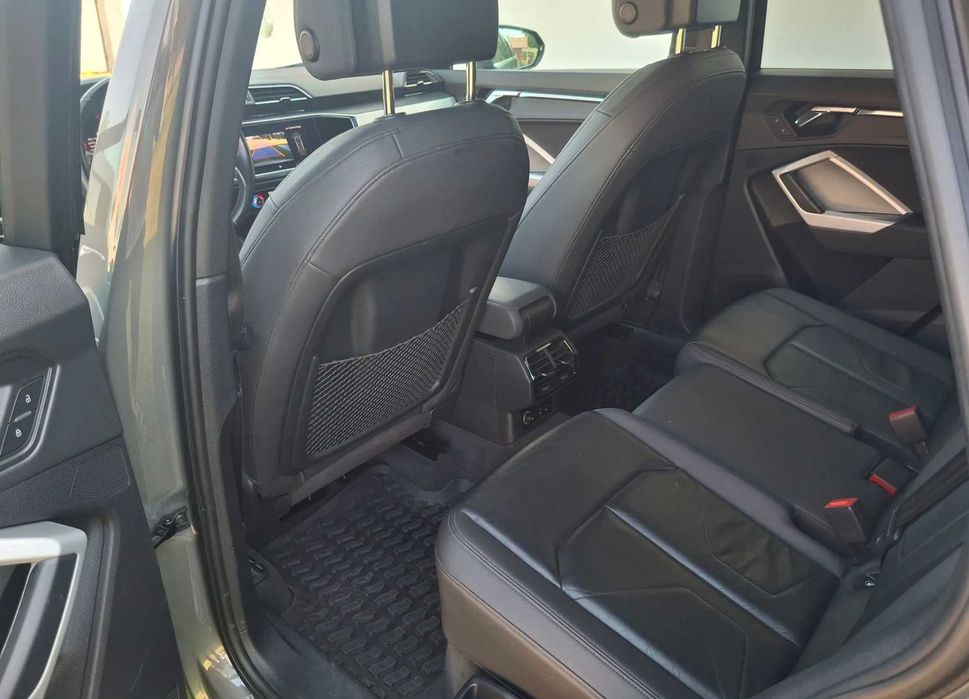 Audi Q3 Premium Plus 2021 року