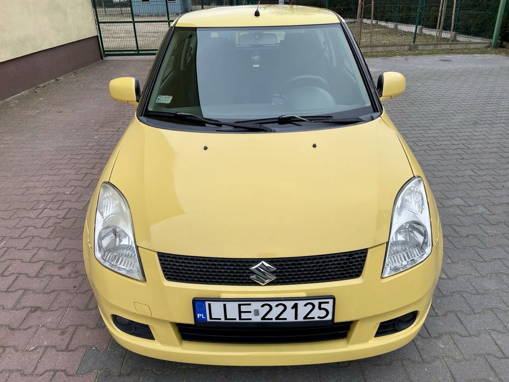 Suzuki Swift 1.5 benzyna 2005 rok Keyless go Niski Przebieg !
