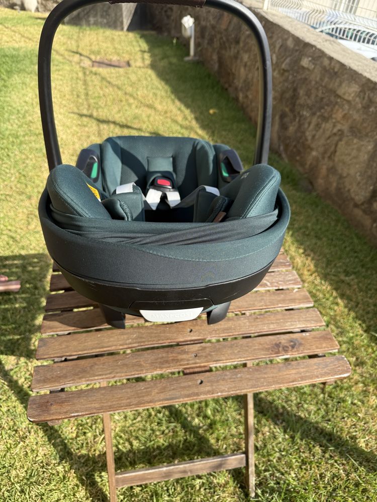 Maxi cosi pebble 360  (2) ( quadrado)
