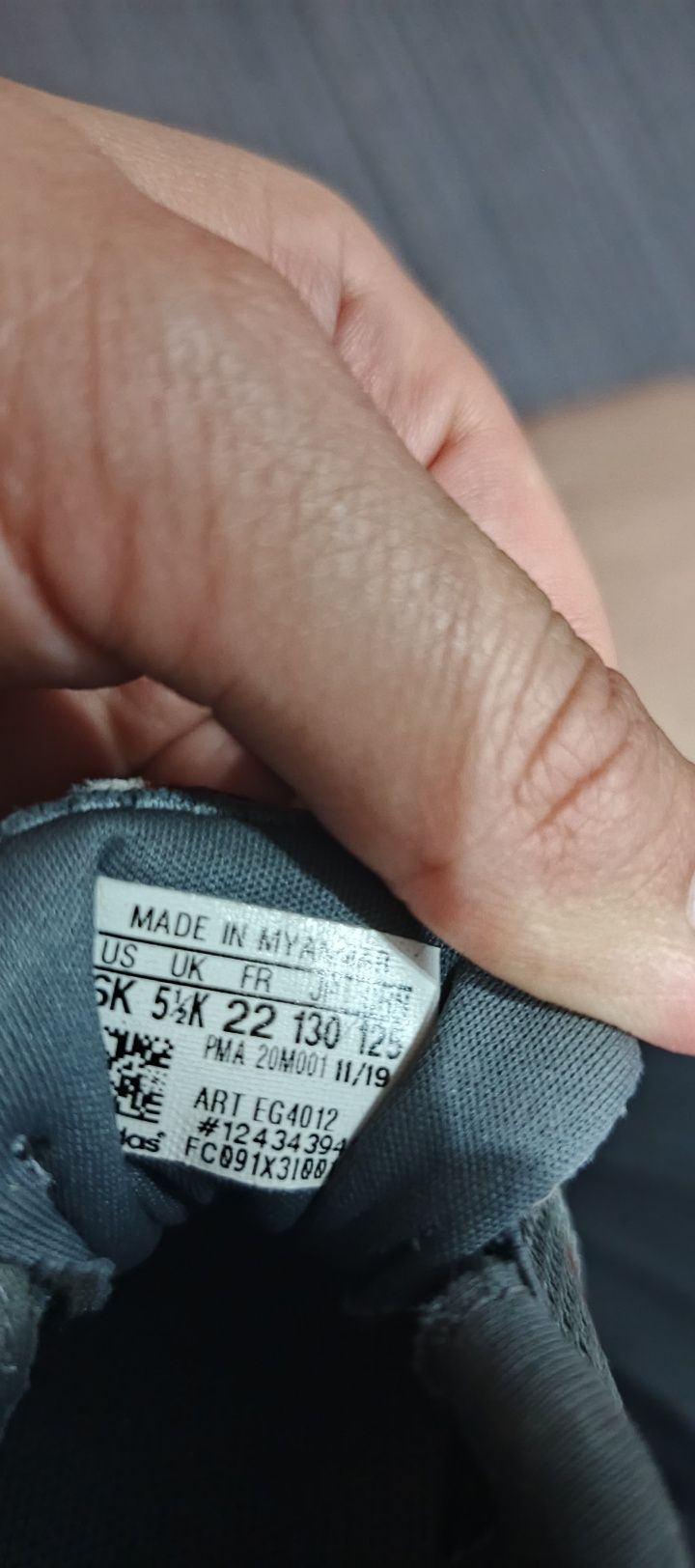 Zestaw butów 23 chłopięcych, adidasy 22 plus gratis śniegowce na 25