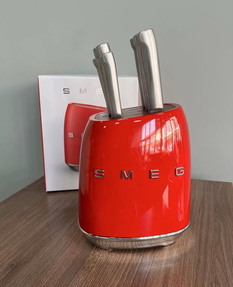 Набір ножів SMEG / молочний , білий , сірий , чорний , червоний , крем