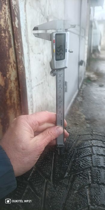 резинна зимова з дисками і ковпаками