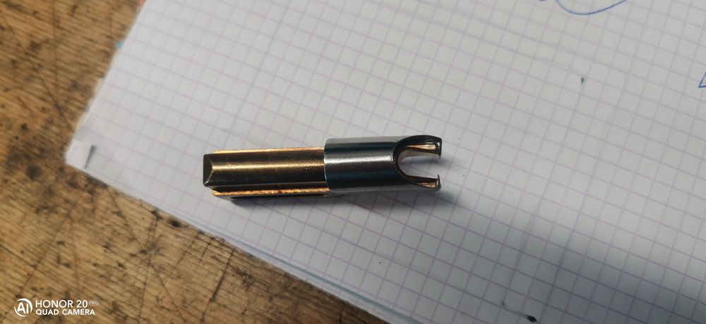 Lampwnik,piastunek do maszyn ciężkiego szycia 24mm -12mm