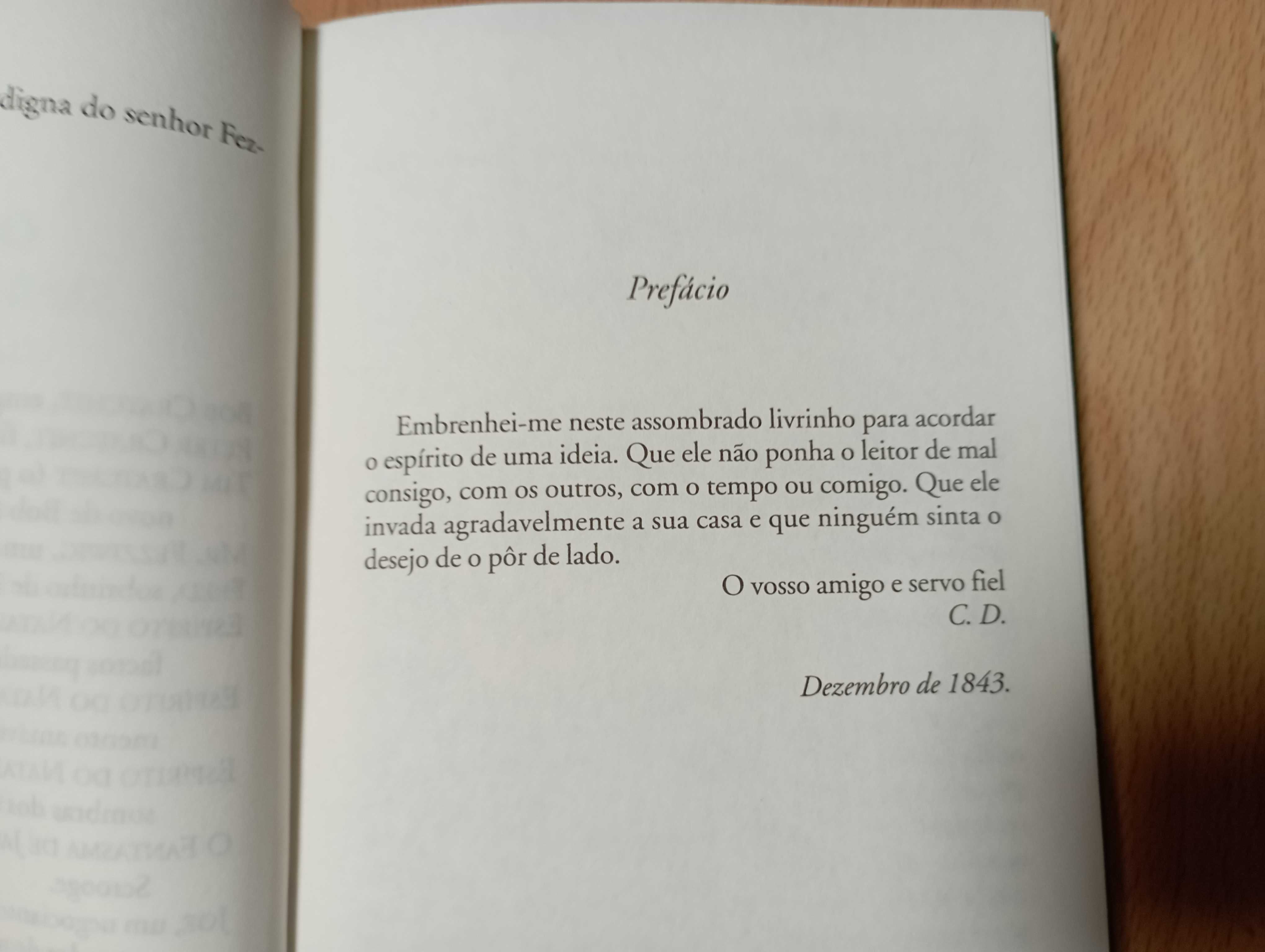 Livro Contos de Natal, de Charles Dickens