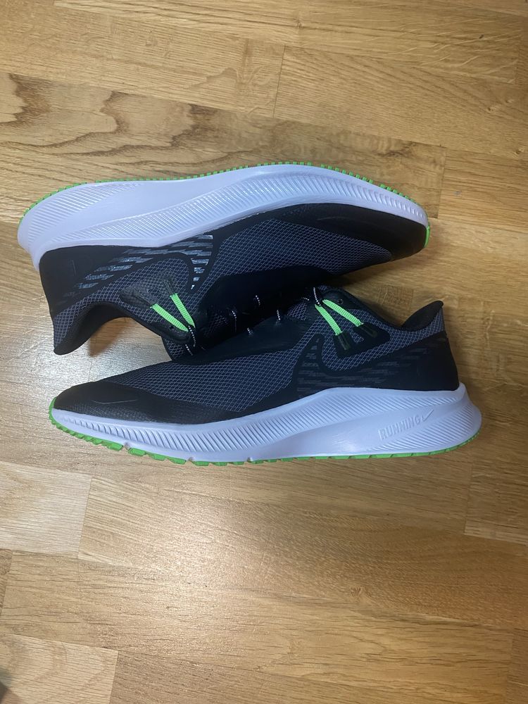 Нові Nike Quest 3 Shield