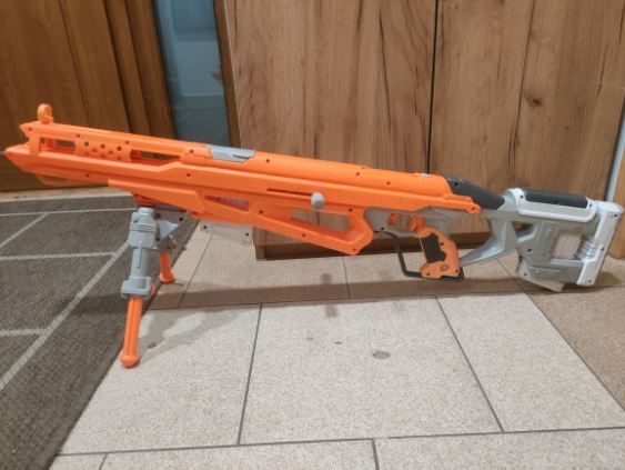 Nerf RaptorStrike z dwoma magazynkami