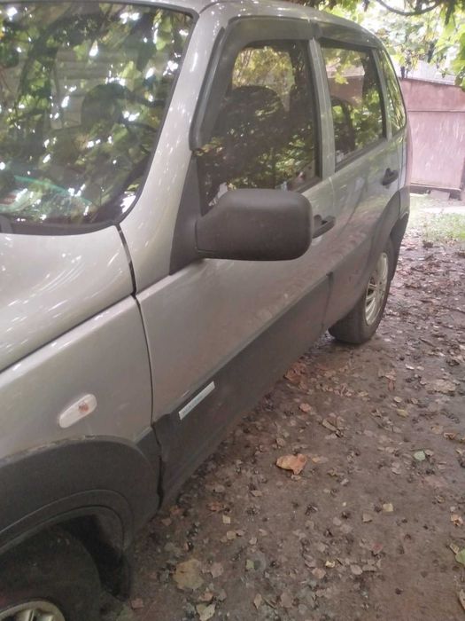 Chevrolet Niva 2012