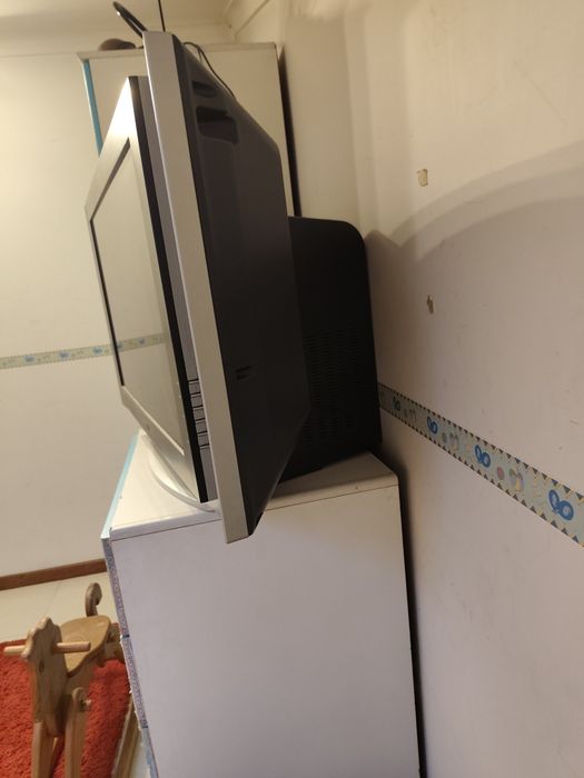 TV crt 16/9 com 75cm