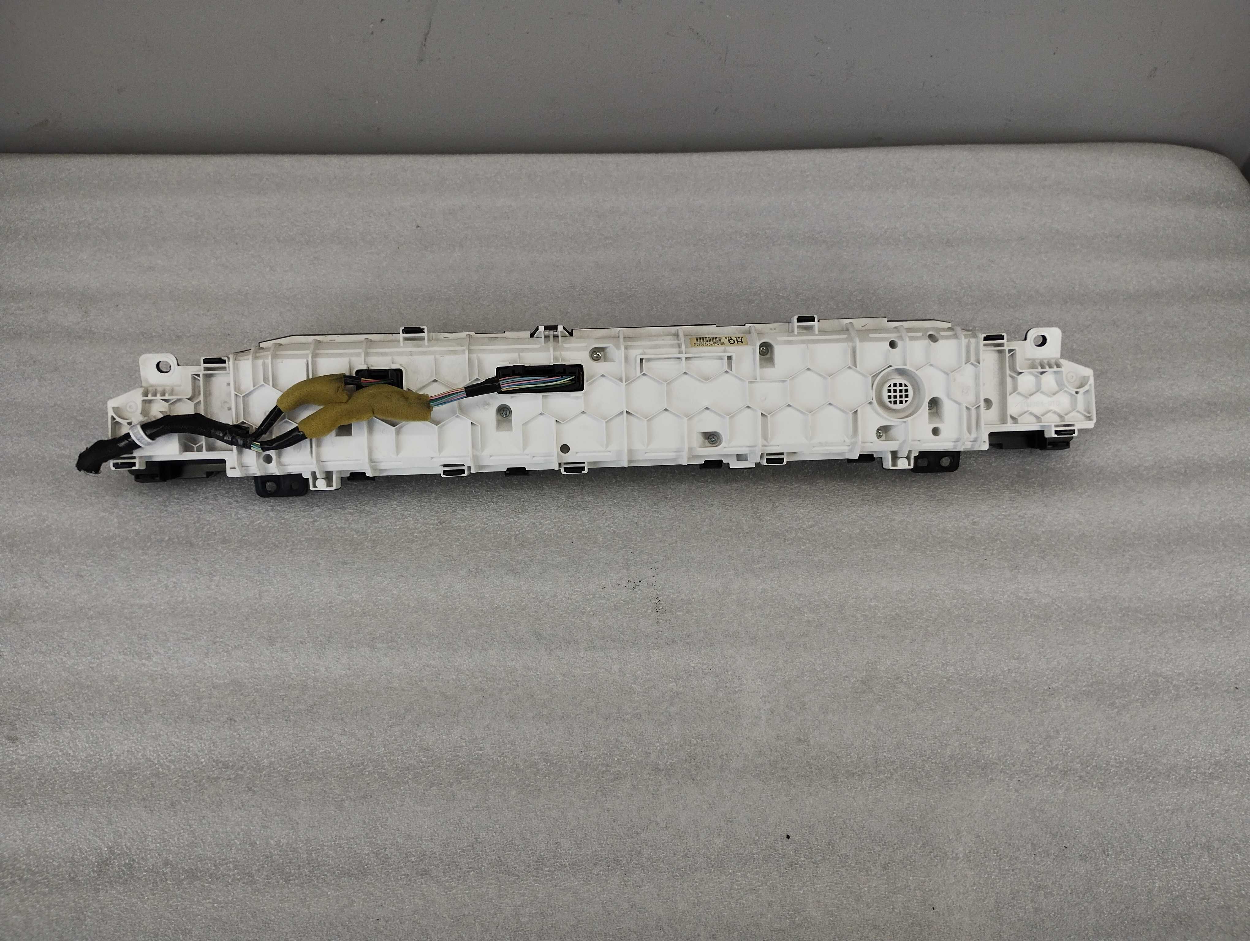 Licznik Zegary Toyota Prius IV 016-