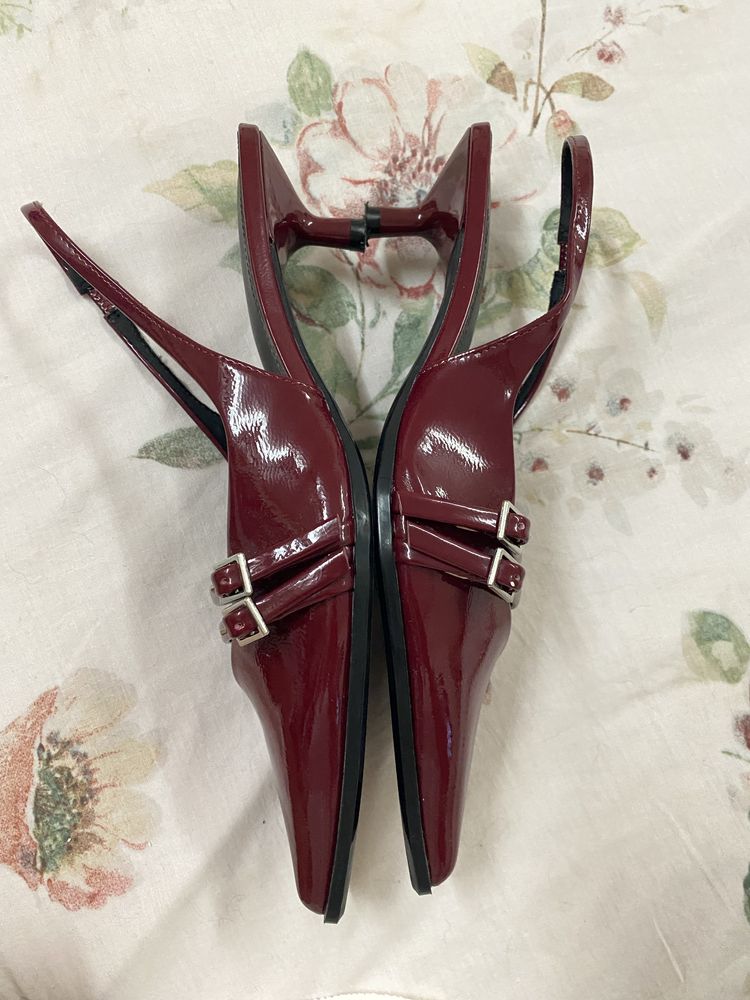 Sapatos breskha verniz bordô