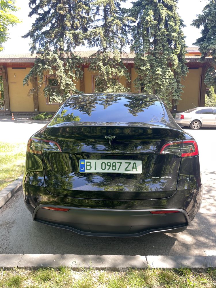 Tesla model Y dual motor 82kw