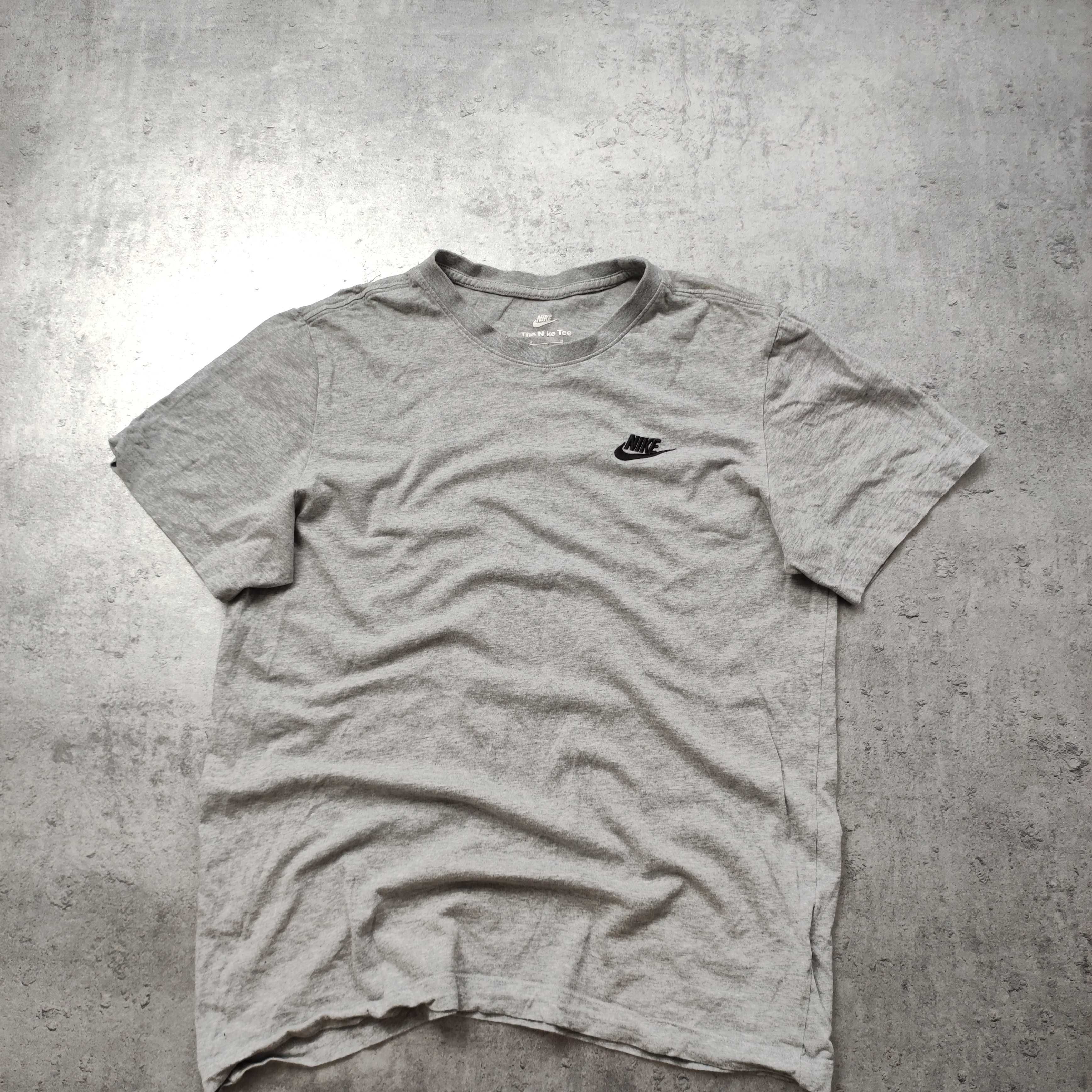 MĘSKA Koszulka Nike Haft Logo Casual Sport Klasyczna szara Bawełna