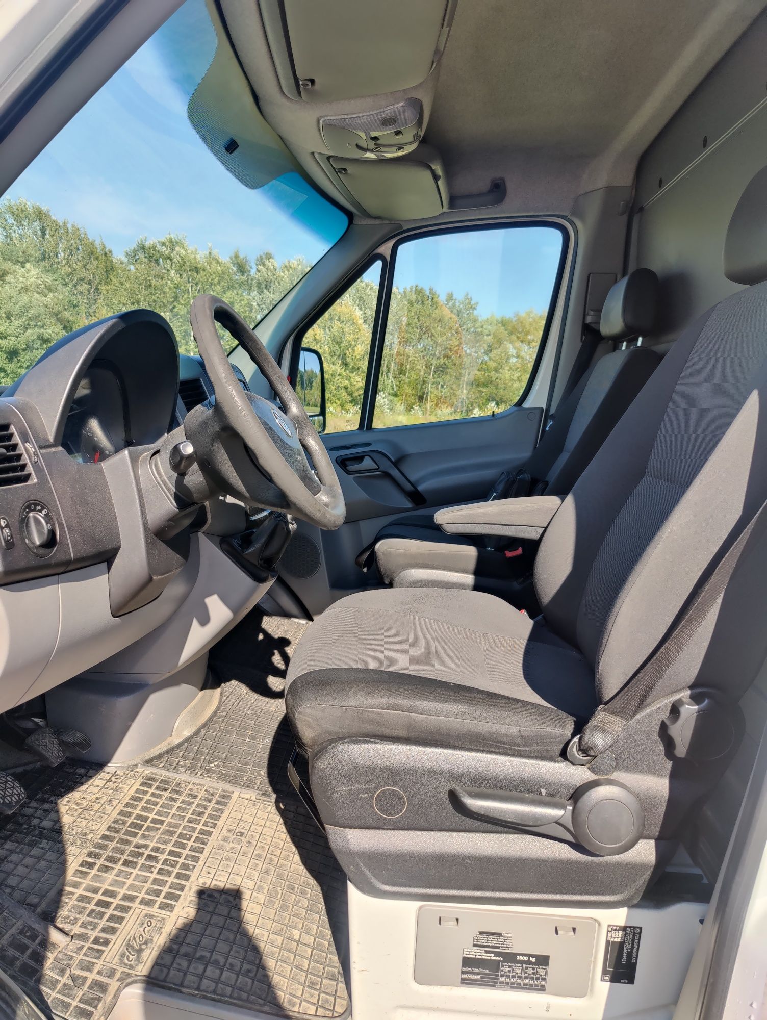 VW Crafter 2016r L2H1 wymienione sprzęgło rozrząd nowe opony akumulato