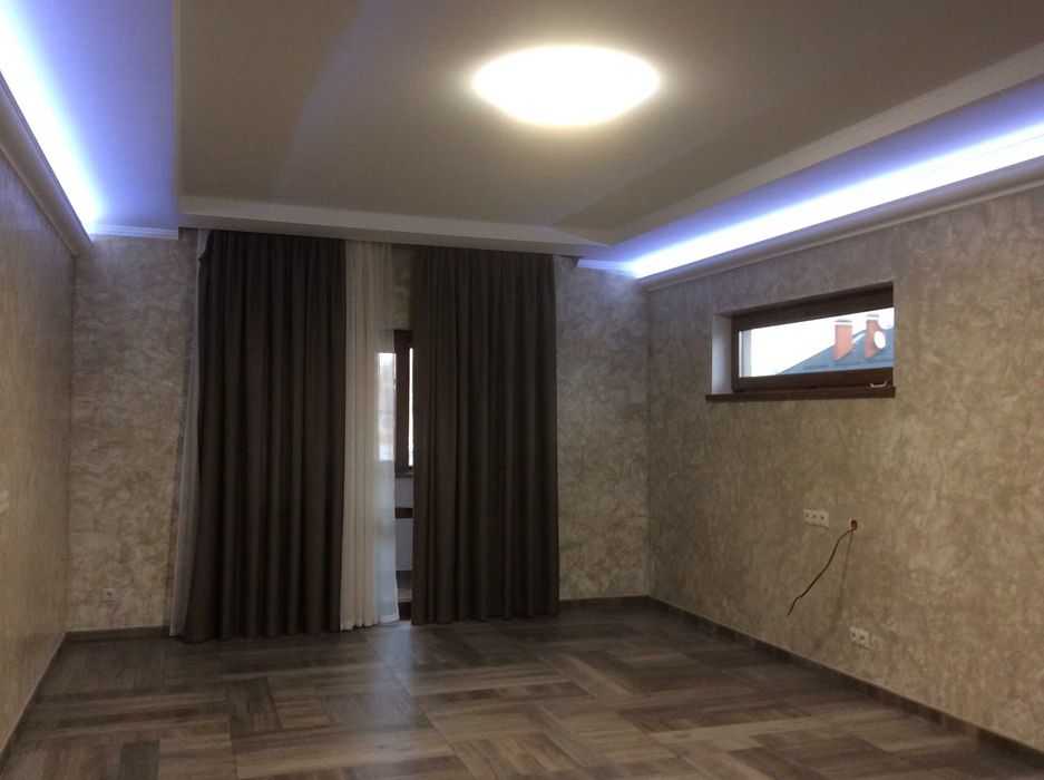 Продам 2 єт. дом 350 кв.м. в г.Вішгороде,микрорайон Дедовица