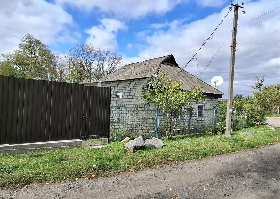 Продам будинок у передмісті