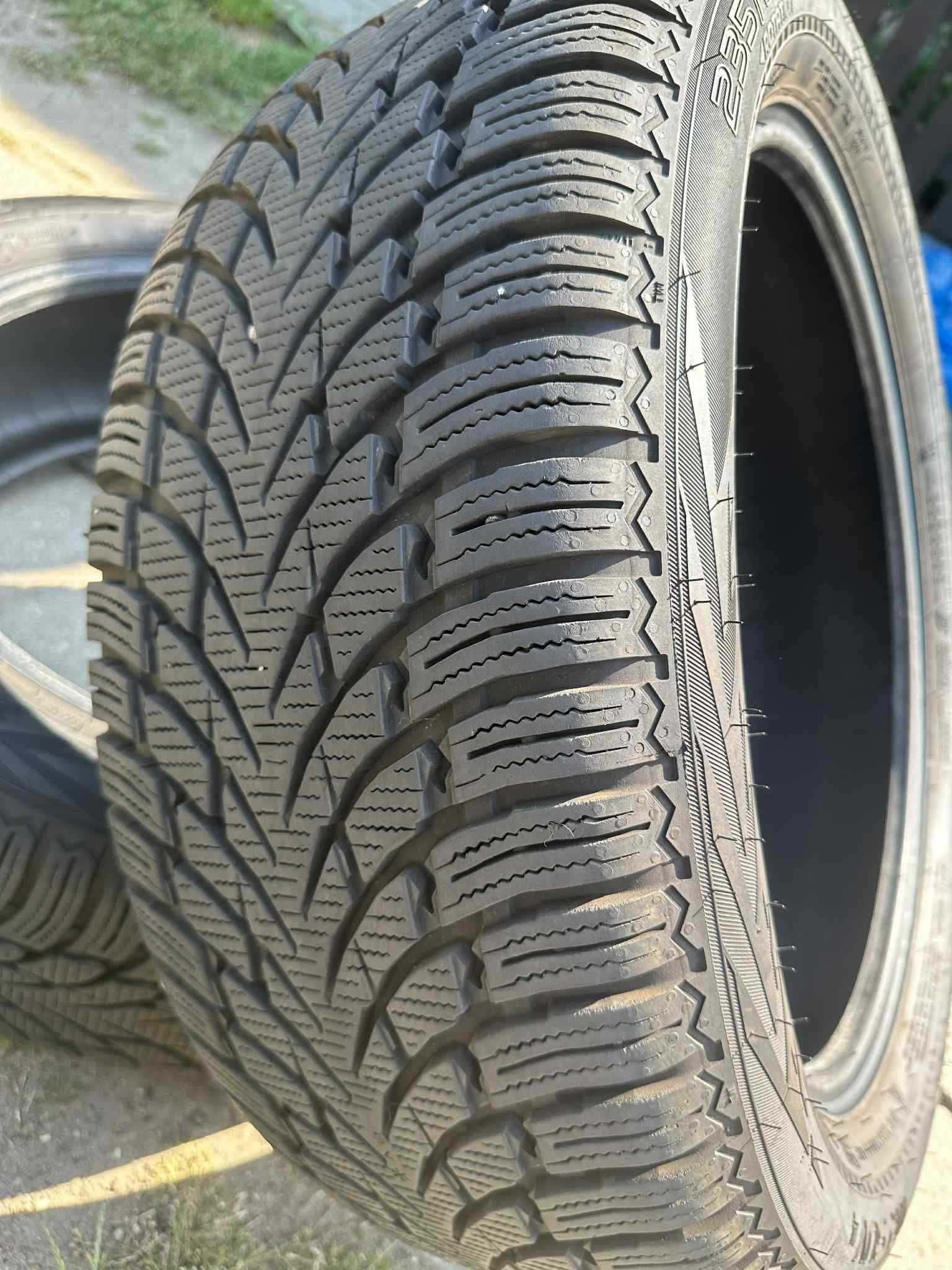 Nokian 235/50 R19 Komplet opony